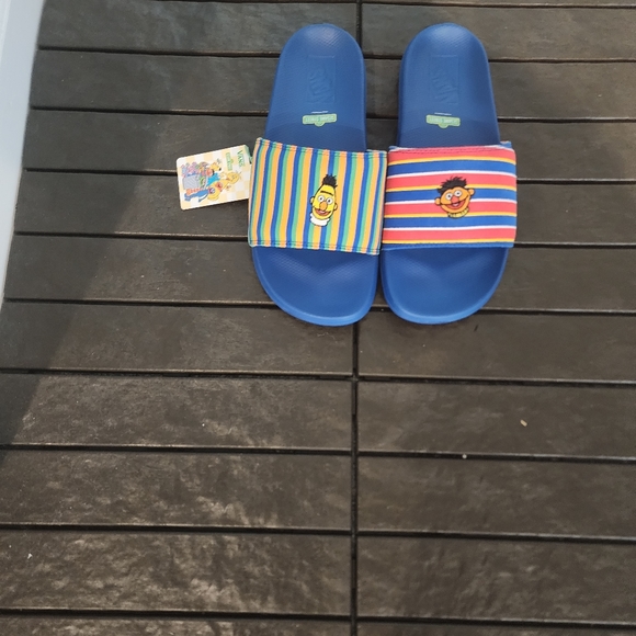 Men's Vans Sesame Street x La Costa Slide-On 'Ernie And Bert' - Picture 9 of 12